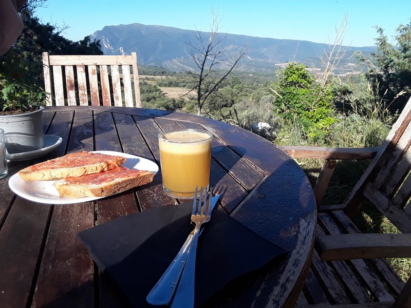 petit-déjeuner chiringuito camping Terra del Congost